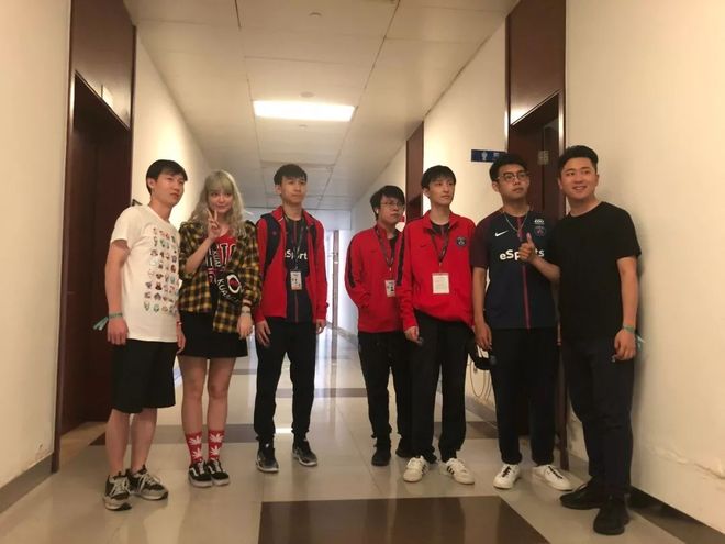 稳健输